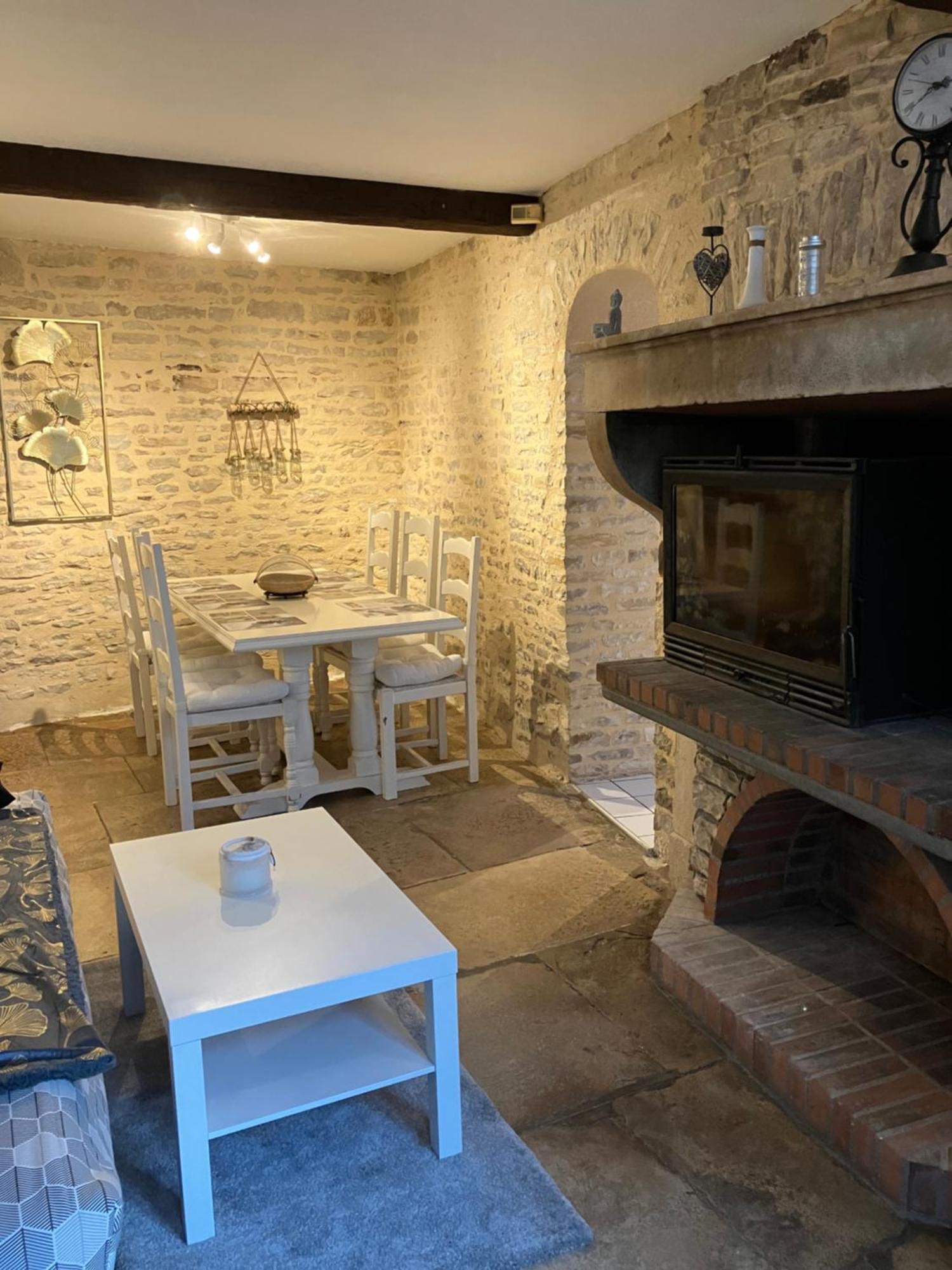 Charmante Maison En Pierres Precy-le-Sec Exterior photo